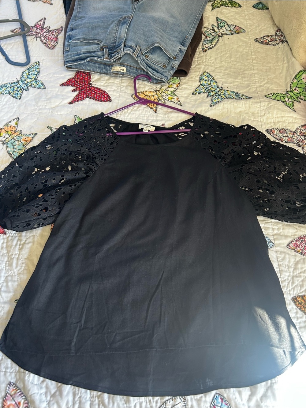 Women’s Black Lace Sleeve Top
